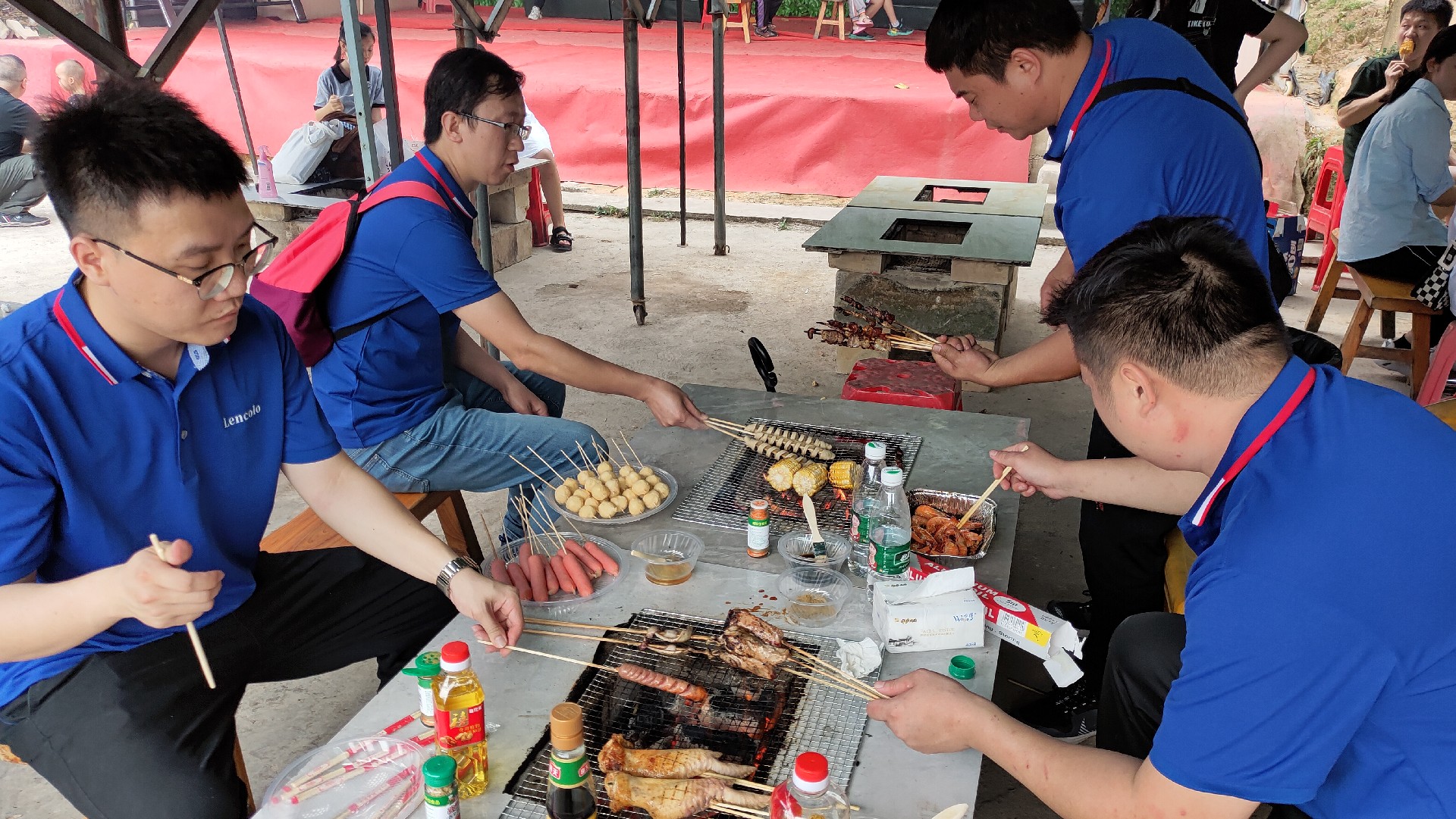 松湖騎行，穿樹飛花；農(nóng)家休閑，擁抱自然